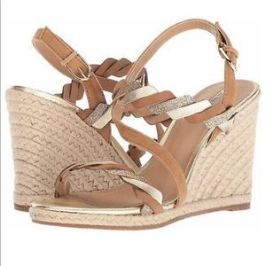 Tahari Women's Ta-Waver Wedge Sandal
